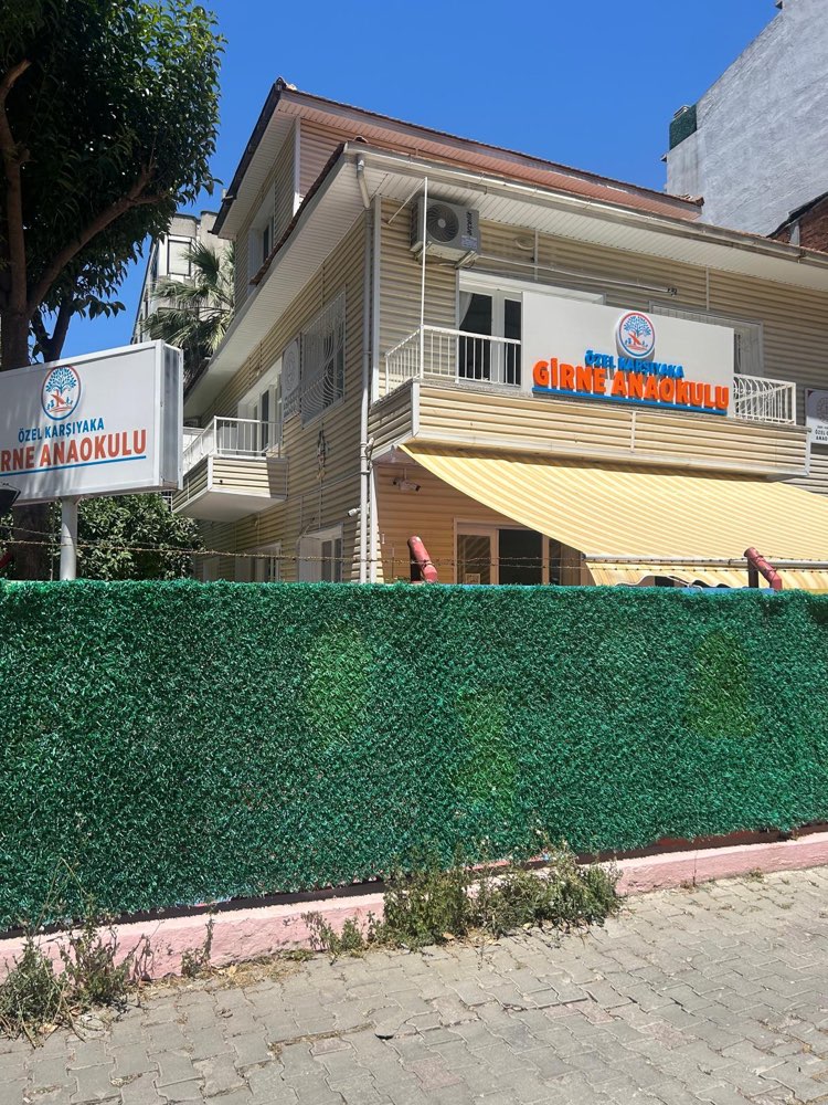 Müstakil üç katlı okul binamız